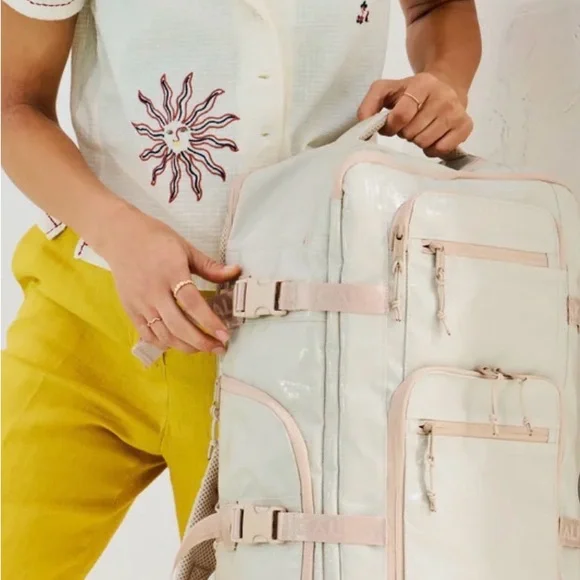 Calpak Terra White Sands 26L Laptop Duffle Backpack - Picture 2 of 6